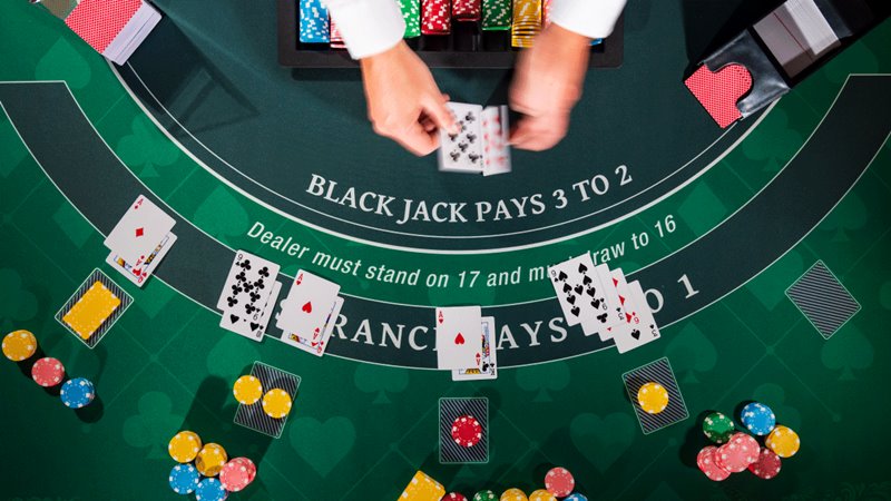 Khai thác khái niệm về trò chơi đánh bài Blackjack